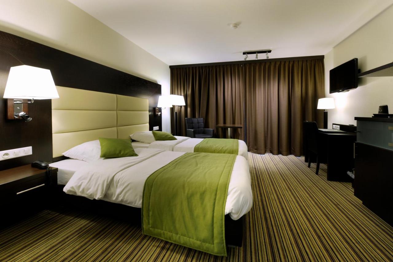 Standard Twin Room,683554515:JPEG